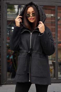 Зимний пуховик оверсайз с манишкой и капюшоном