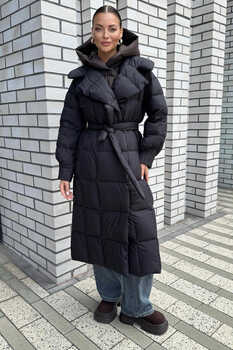 Женский длинный пуховик с манишкой и поясом черный зимний
