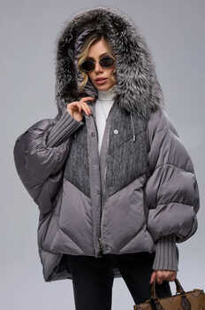 зимнее пальто - пуховик с меховым капюшоном