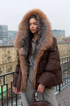 Дутый пуховик с мехом