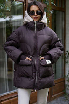 Женский зимний пуховик с манишкой винный