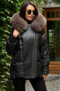 Удлиненное пальто с мехом в стиле авиатор