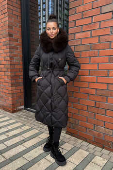 Недорогой пуховик с поясом черный