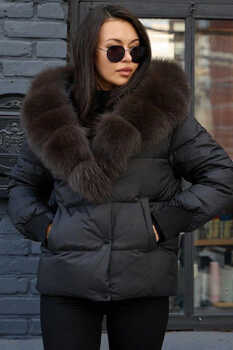 Брендовая куртка Vivilona оверсайз кроя на пуху с мехом