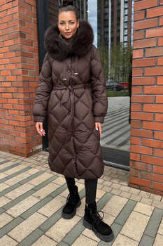 Длинный приталенный пуховик с мехом песца
